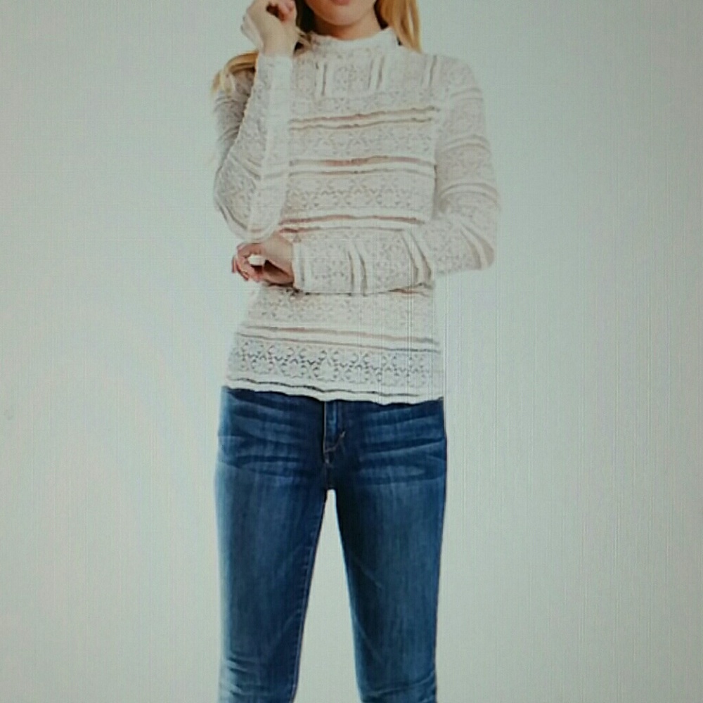 Scalloped lace top - Picture 2 of 4
